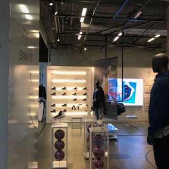 Nike Chicago - Shoe Stores Near Me - Chicago, Illinois Nike Chicago - Shoe Stores Near Me - Chicago, Illinois