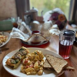 Gustaf's on Main Eatery - May 2025