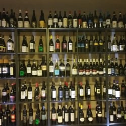 Enogastronauta - Lo scaffale "di-vino"