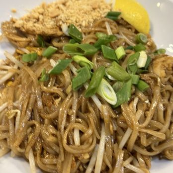 Bimi Thai - Chicken pad Thai - Thai Near Me - Hastings, Minnesota