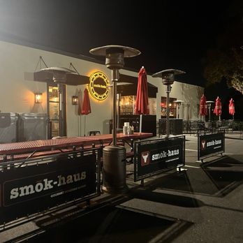 SMOK-HAUS - Outdoor seating - Barbeque Near Me - Garden City, New York