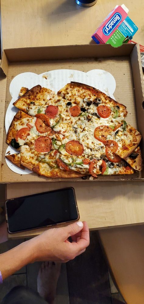 Pizza World Logo