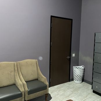 Cascade Spa - Ladies locker room - Massage Near Me - San Diego, California