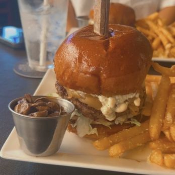 Morrison - Truffle Burger - Gastropubs Near Me - Los Angeles, California