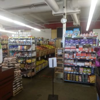 Felipe's Market - narrow aisles - Grocery Near Me - Sunnyvale, California