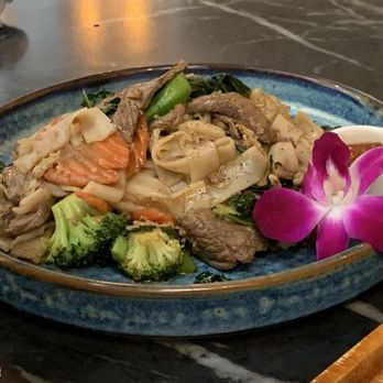 Osha Thai Montgomery - Pad Se-Ew - Thai Near Me - San Francisco, California Osha Thai Montgomery - Pad Se-Ew - Thai Near Me - San Francisco, California