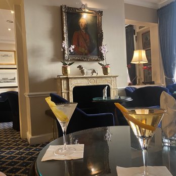 Dukes Bar - Gin martini and vesper martini - Coffee & Tea Near Me - London, XGL