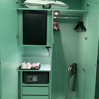 UNA - Love the closet and self serve area in my room- artsy and functional - Hotels Near Me - Florence, FI