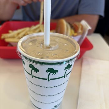 In-N-Out Burger - Chocolate Shakes And Beverages - Fast Food Near Me - Mill Valley, California In-N-Out Burger - Chocolate Shakes And Beverages - Fast Food Near Me - Mill Valley, California