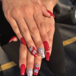 House of Glam - I got my nails done here for prom last year, and they turned out amazing