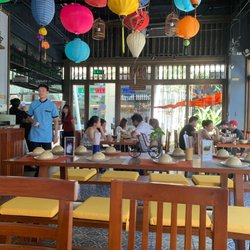 Nhà Em Vietnamese Cuisine - Interior