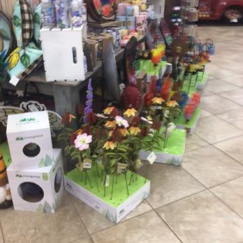 Buc-ee's - Yard art gifts - Gas Stations Near Me - Royse City, Texas Buc-ee's - Yard art gifts - Gas Stations Near Me - Royse City, Texas