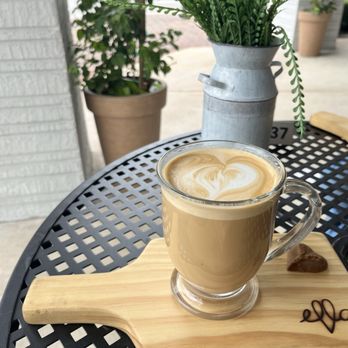 Ella Cafe - Rosemary Caramel Latte - Cafes Near Me - Davie, Florida