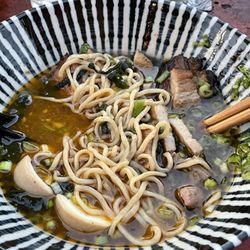 Setsunai - Spicy smoked pork ramen