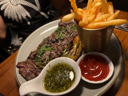 Slowly Restaurant and Lounge by null