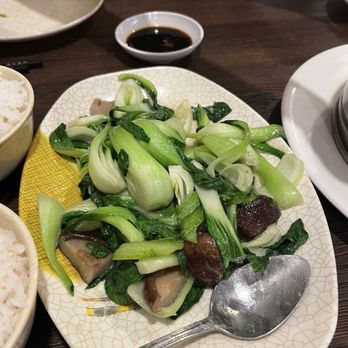 Chou's Kitchen - Mushrooms over greens - Chinese Near Me - Chandler, Arizona