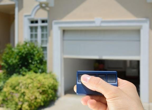 Max Garage Door - Garage Door Contractor in Minneapolis, MN