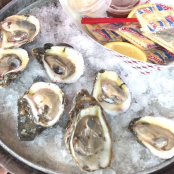 Surf Hut - Oysters were definitely fresh and clean - Seafood Near Me - Destin, Florida Surf Hut - Oysters were definitely fresh and clean - Seafood Near Me - Destin, Florida