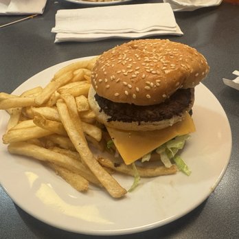 Dolly’s Burgers and Shakes - Signature burger - Burgers Near Me - Cincinnati, Ohio Dolly’s Burgers and Shakes - Signature burger - Burgers Near Me - Cincinnati, Ohio