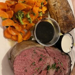 Roberto's Log Cabin - Prime rib is amazing here!!!