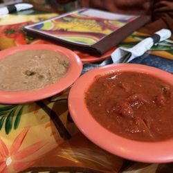 Salina's Mexican Restaurant - Complimentary bean dip and salsa
