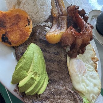 Ecuadorian Restaurant - Ecuadorian Dish/ Bandeja Ecuatoriana - Latin American Near Me - Astoria, New York Ecuadorian Restaurant - Ecuadorian Dish/ Bandeja Ecuatoriana - Latin American Near Me - Astoria, New York
