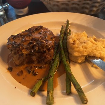 Simon's - Beef tenderloin/portobello mushroom and onion sauce - Italian Near Me - Des Moines, Iowa