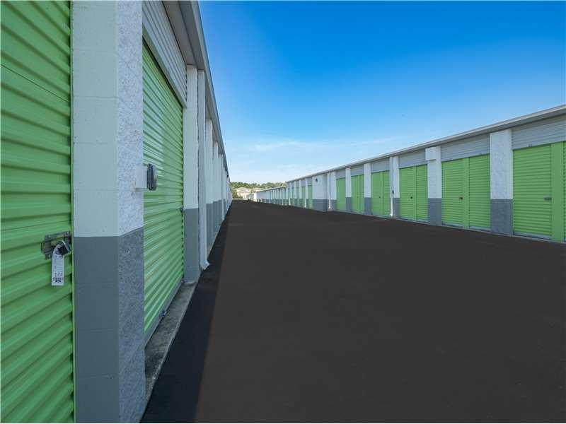 EXTRA SPACE STORAGE Updated October 2024 22 Photos 381 N