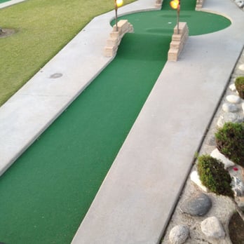 Golf n' Stuff - Course 4 Hole 5 - Amusement Parks Near Me - Norwalk, California