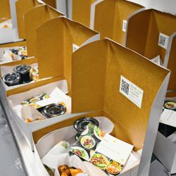 Vui Ve Eatery - We cater!