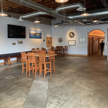 Rincon Brewery - Seating - Breweries Near Me - Ventura, California Rincon Brewery - Seating - Breweries Near Me - Ventura, California