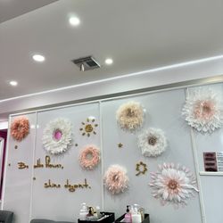 Sarah Nails & Spa - Decor