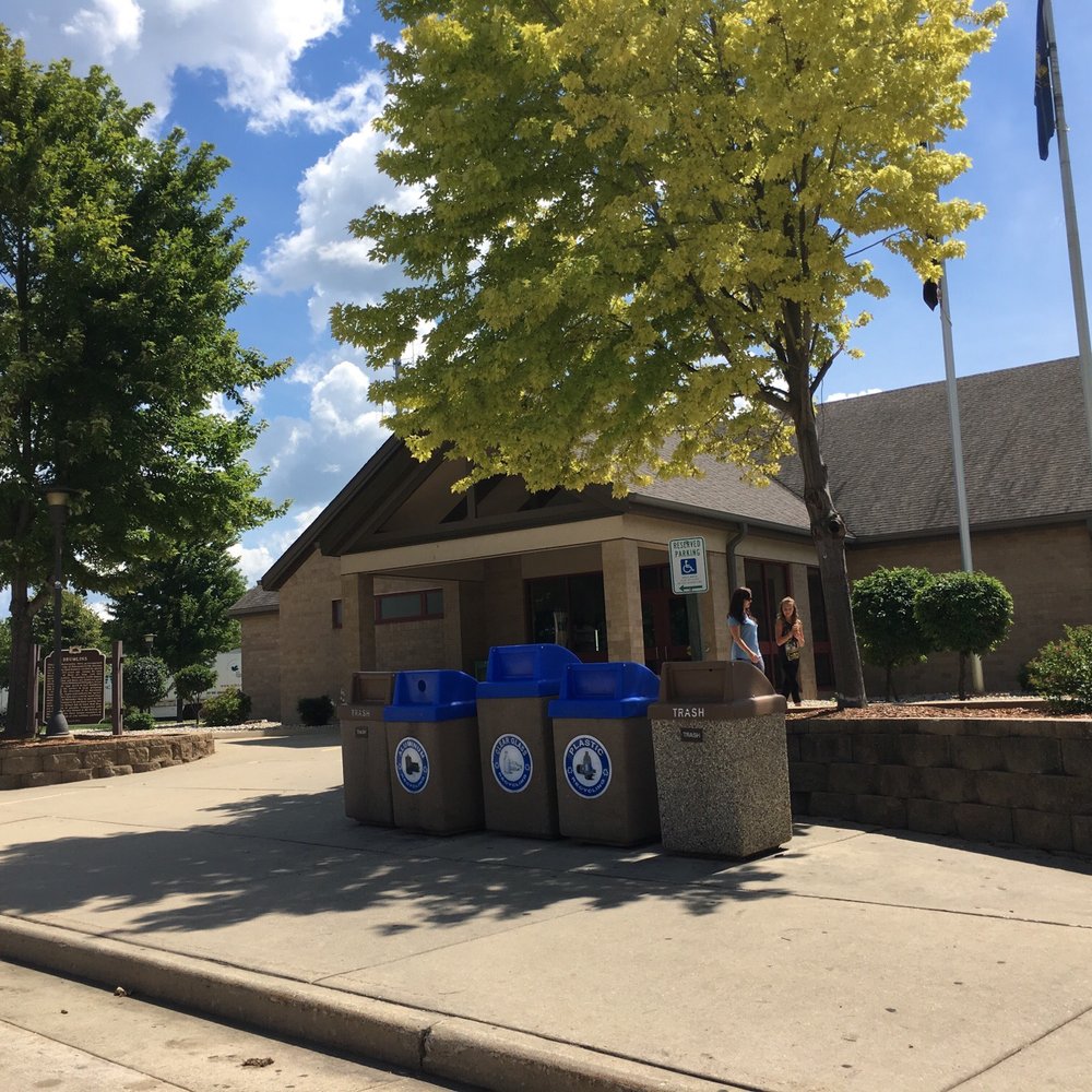 Rest Area 13 - Appropriately marked trash cans. Yesss. - Rest Stops Near Me Rest Area 13 - Appropriately marked trash cans. Yesss. - Rest Stops Near Me