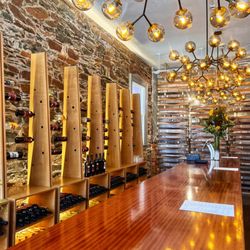 La Mesa Sutter Creek - Historic charm and warm chandeliers await you at the La Mesa Sutter Creek tasting room.