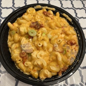 Bongo Burrito - Mac and cheese so perfectly spicy - Desserts Near Me - Seaford, New York