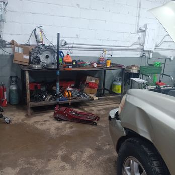 El Vecino Auto Repairs - Oil Change Stations Near Me - Milwaukee, Wisconsin