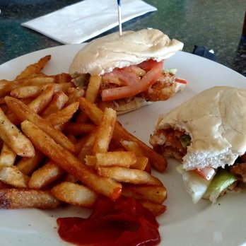 Bucketheads Beach Grill - New American Near Me - Virginia Beach, Virginia