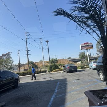 Tacos El Ruizeñor - Parking lot - Tacos Near Me - Lynwood, California Tacos El Ruizeñor - Parking lot - Tacos Near Me - Lynwood, California