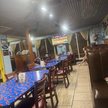 Voleo's Seafood Restaurant - Cozy! But the AC Works.  Bring a jacket. - Seafood Near Me - Westwego, Louisiana