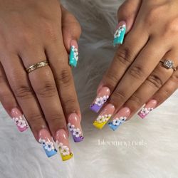 Blooming Nails