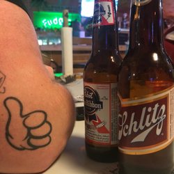 Fudgienuckles Family Sports Pub & Grill