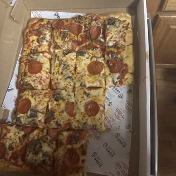 Casa Lu Al - Pepperoni mushroom pizza - Italian Near Me - Lima, Ohio