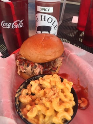 Big Hole BBQ Victor by null