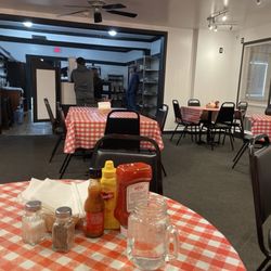 Bubba jays smashburgers and more - Small dining room with lots of folks in line for take-out.
