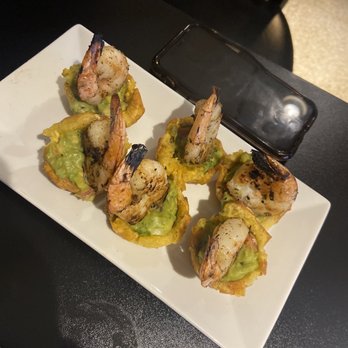 Top Mix Bar & Kitchen - Shrimp Plantain Guacamole Bites - Cocktail Bars Near Me - Boston, Massachusetts