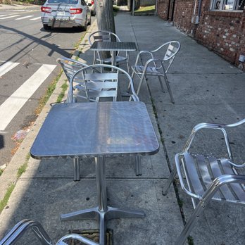 Uncle Louie G - Outside seating - Ice Cream & Frozen Yogurt Near Me - Staten Island, New York Uncle Louie G - Outside seating - Ice Cream & Frozen Yogurt Near Me - Staten Island, New York