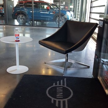 Schomp MINI - 1 of 2 chairs to sit in for service customers - Car Dealers Near Me - Highlands Ranch, Colorado Schomp MINI - 1 of 2 chairs to sit in for service customers - Car Dealers Near Me - Highlands Ranch, Colorado