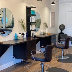Hinged Salon