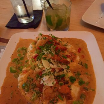 Taste Bar + Kitchen - Shrimp n grits - Cocktail Bars Near Me - Houston, Texas