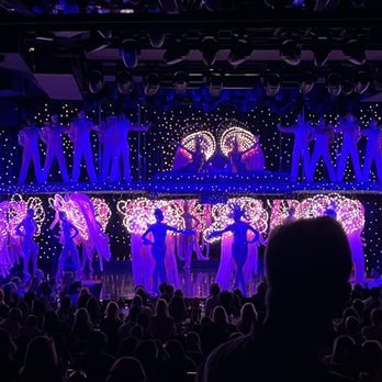 Moulin Rouge - Sneaked one at the final number which was beautiful!! - Cabaret Near Me - Paris, 75